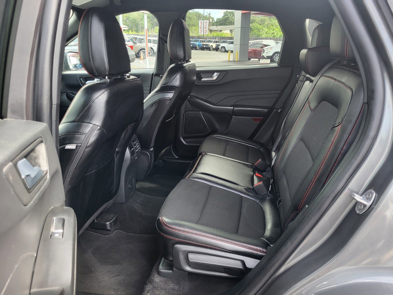 Certified 2025 Ford Escape ST-Line AWD/4WD image 17