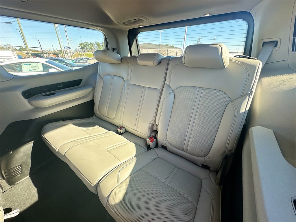 Used 2023 Jeep Wagoneer Series III w/ Preferred Equipment Group image 8