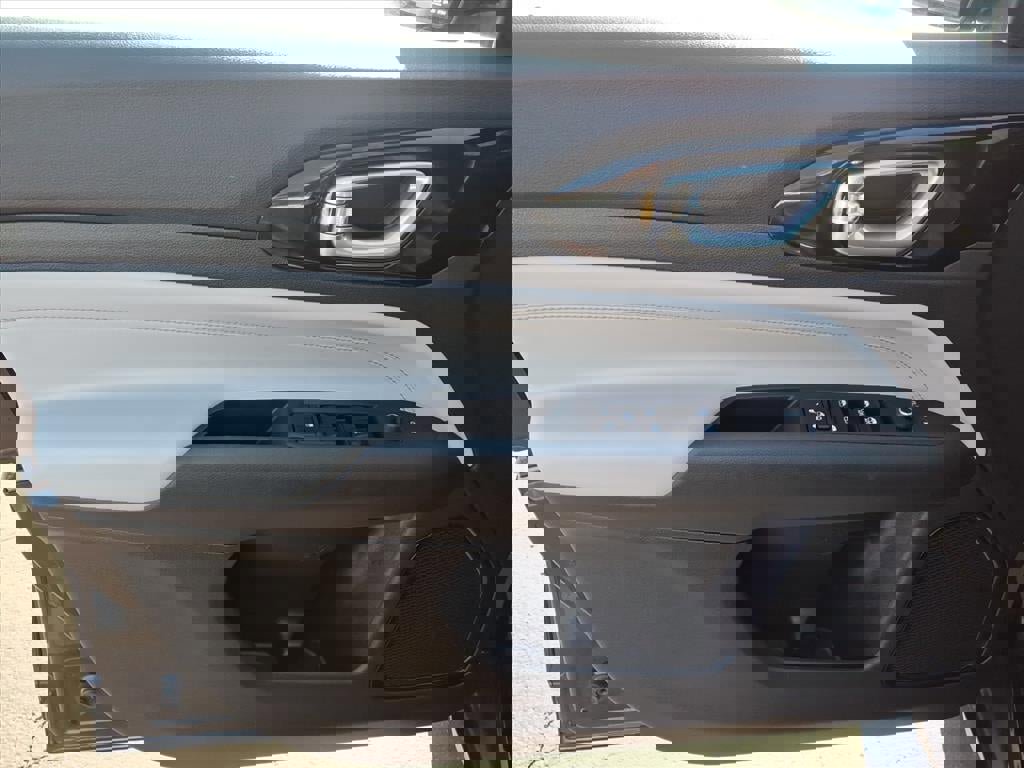 Used 2024 Jeep Compass Limited image 13