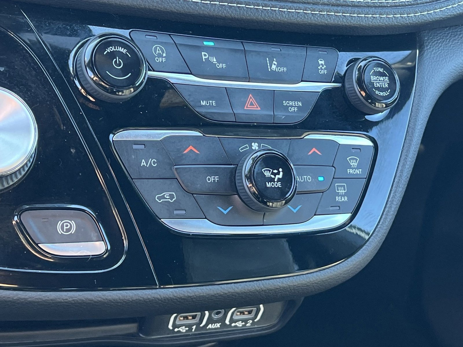 Used 2023 Chrysler Pacifica Touring-L w/ S Appearance Package image 20