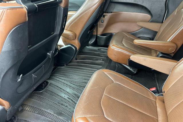 Used 2017 Chrysler Pacifica Limited image 20