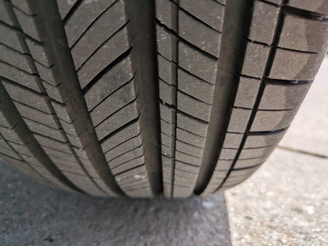 Used 2024 Toyota Corolla Cross LE w/ Moonroof Package image 12