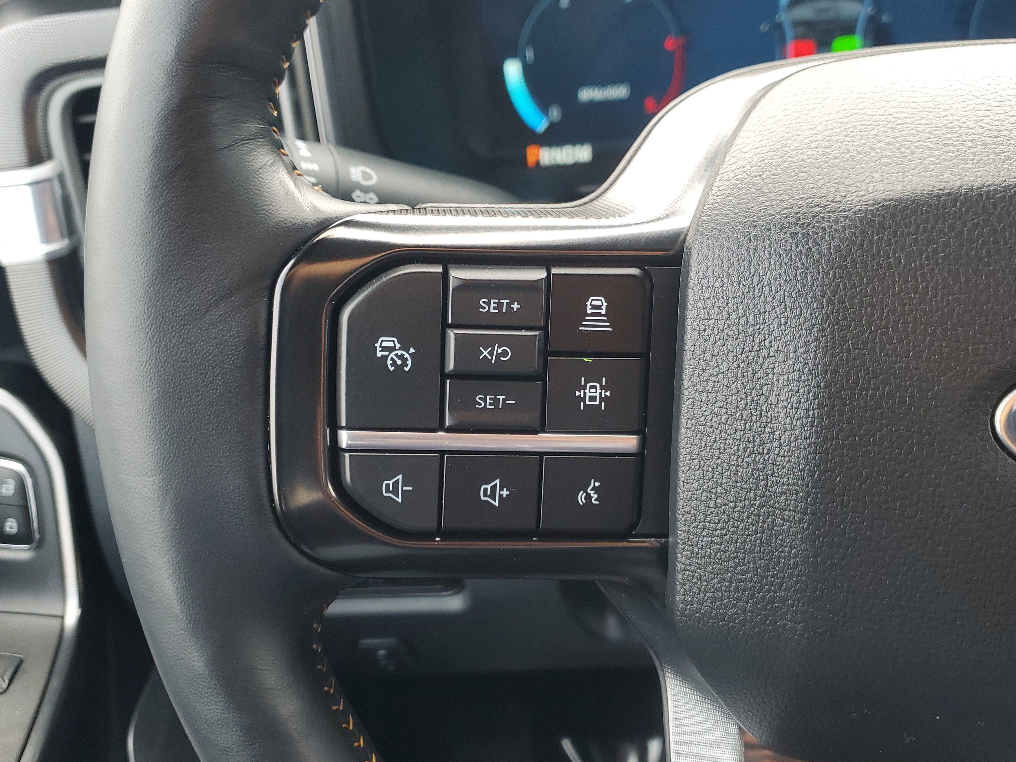 Certified 2024 Ford F450 Platinum w/ FX4 Off-Road Package image 25