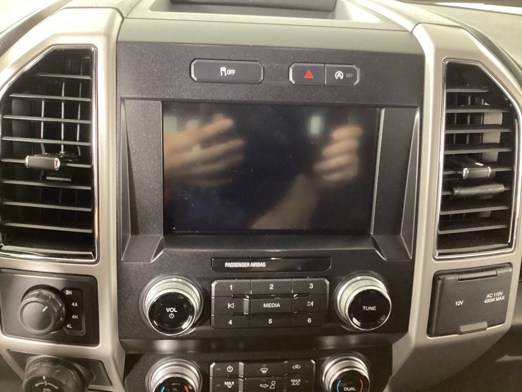 Certified 2019 Ford F150 Lariat w/ Equipment Group 502A Luxury AWD/4WD image 21