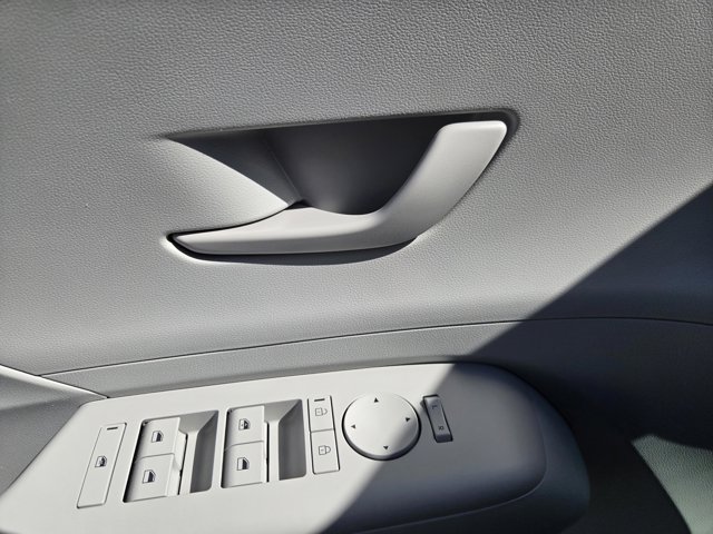 Used 2024 Hyundai Kona SEL FWD image 18