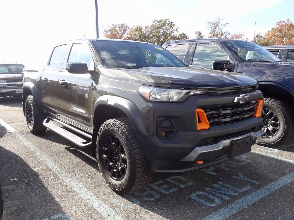Used 2023 Chevrolet Colorado Trail Boss w/ Technology Package image 1