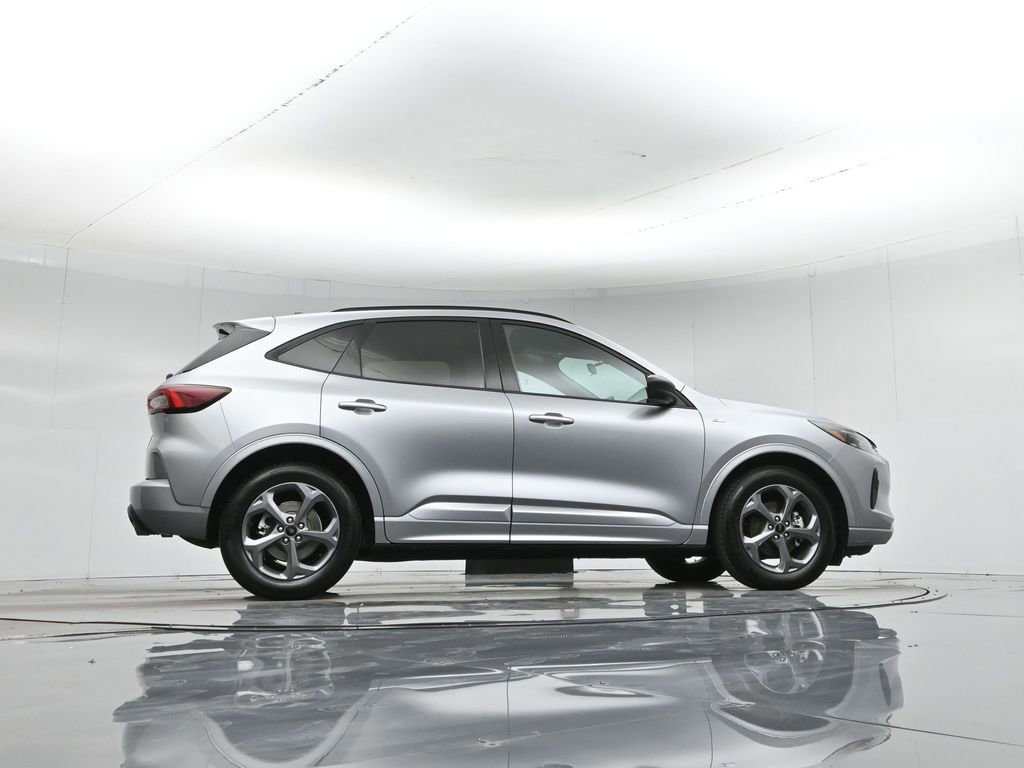Certified 2024 Ford Escape ST-Line w/ Cold Weather Package image 9