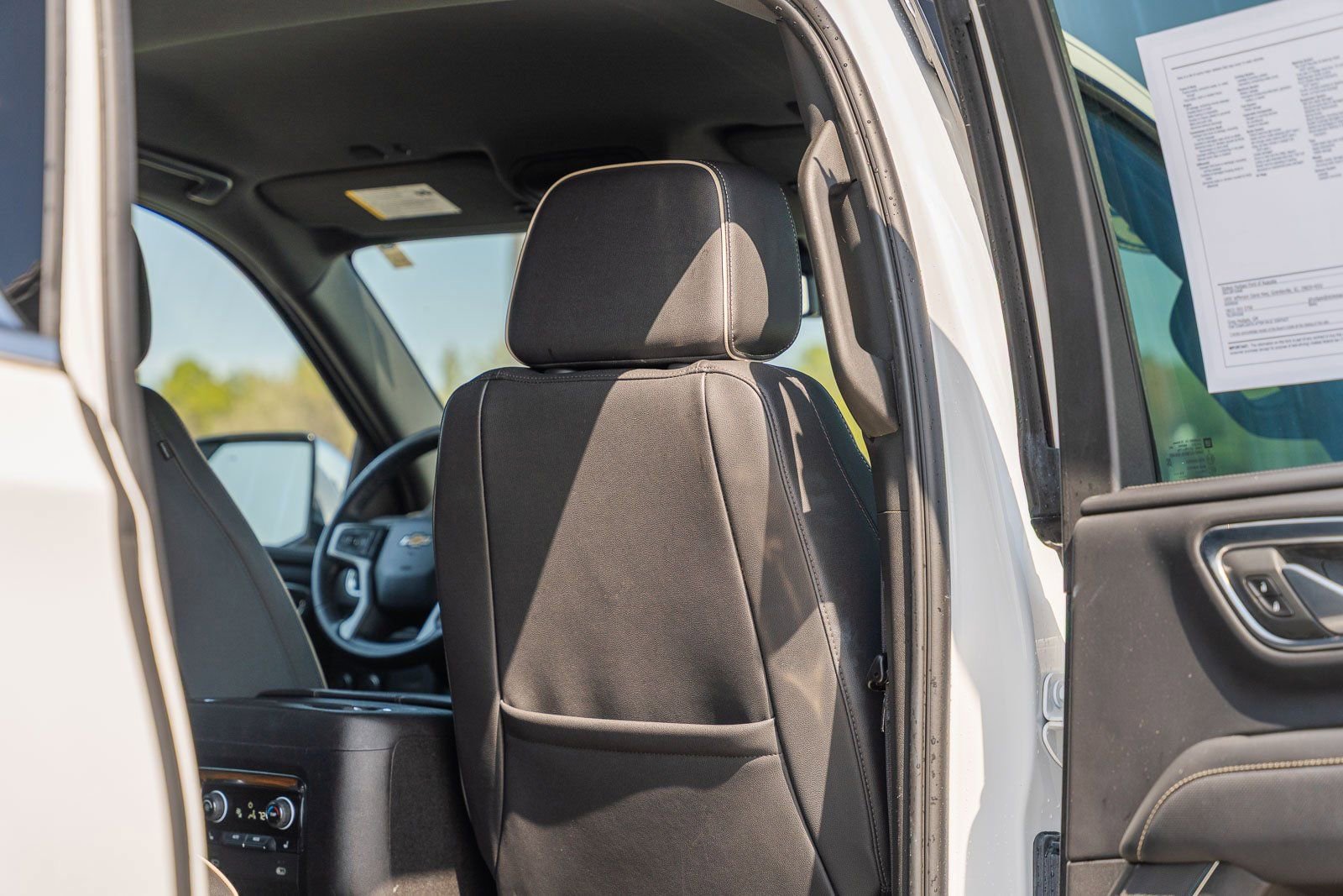 Used 2023 Chevrolet Suburban Premier image 15