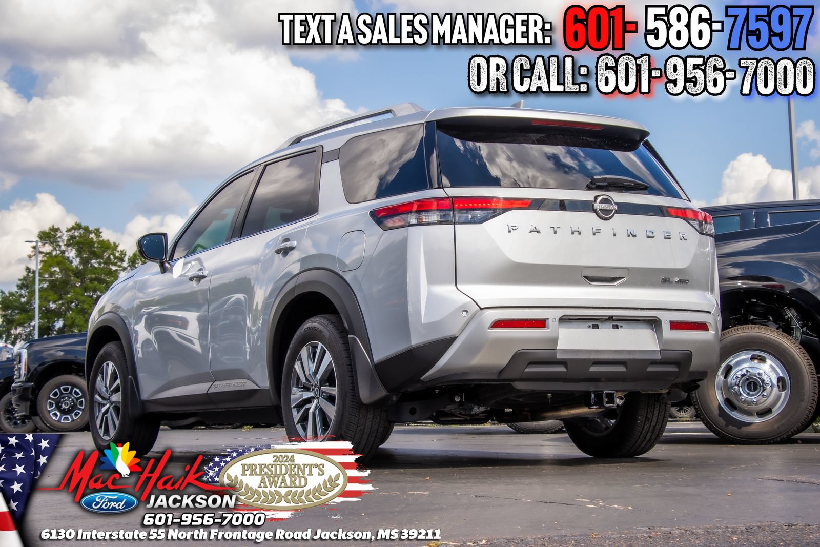Used 2025 Nissan Pathfinder SL AWD/4WD image 3