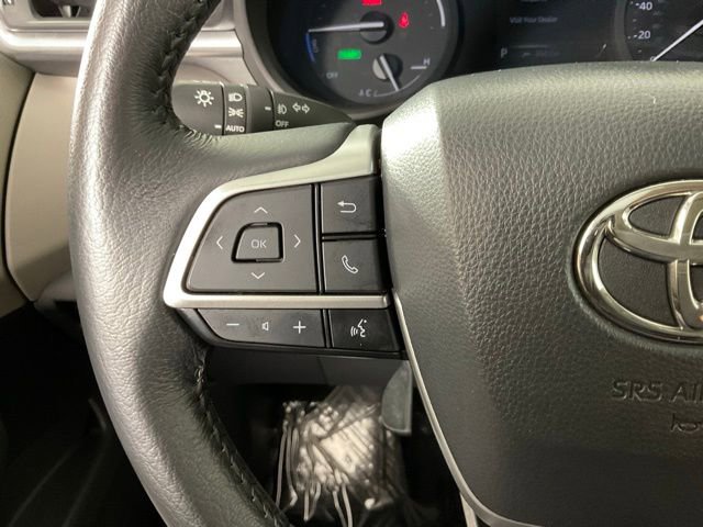 Used 2024 Toyota Sienna XLE image 26