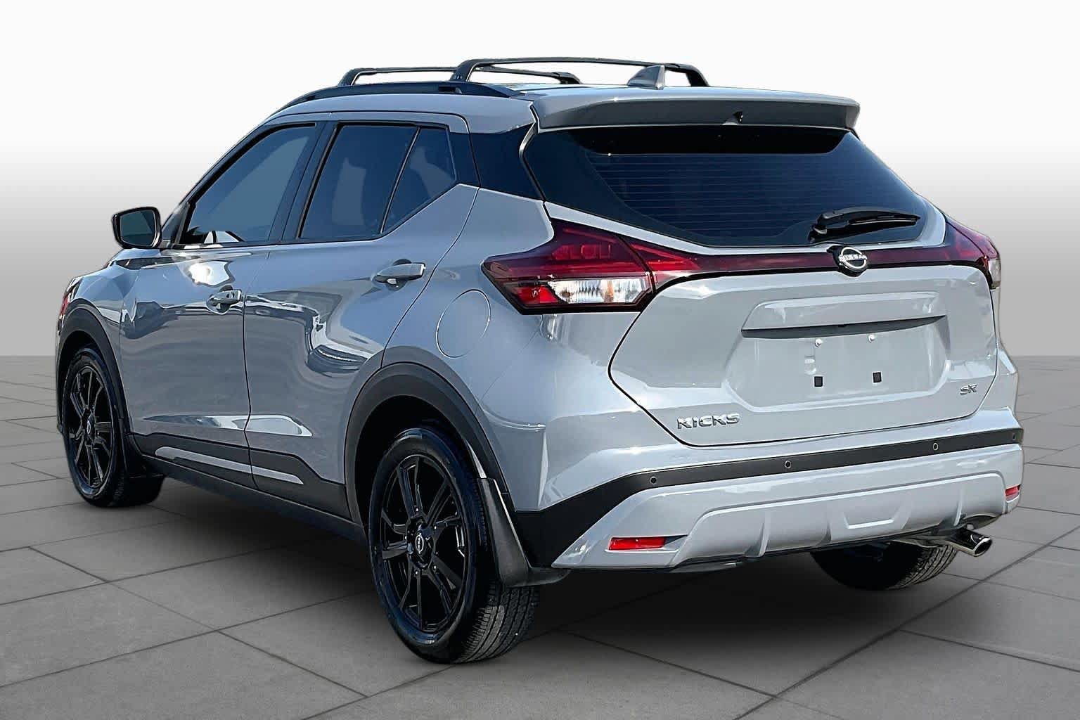 Used 2024 Nissan Kicks SR w/ SR Premium Package FWD image 12