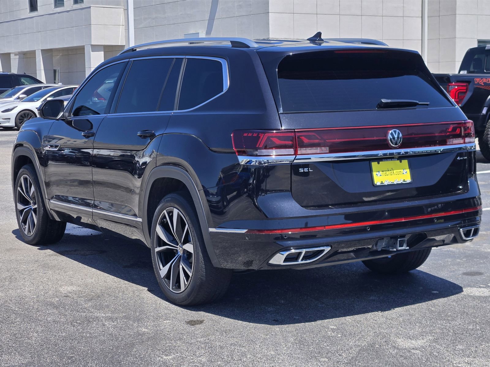 Used 2024 Volkswagen Atlas SEL Premium R-Line AWD/4WD image 6
