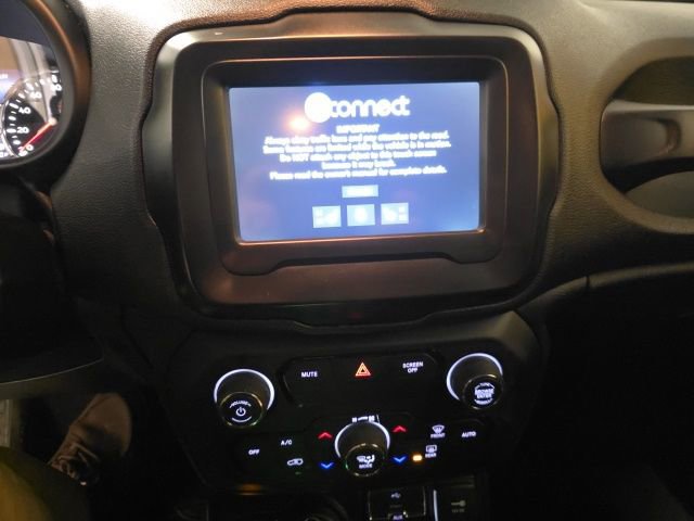 Used 2018 Jeep Renegade Trailhawk image 17