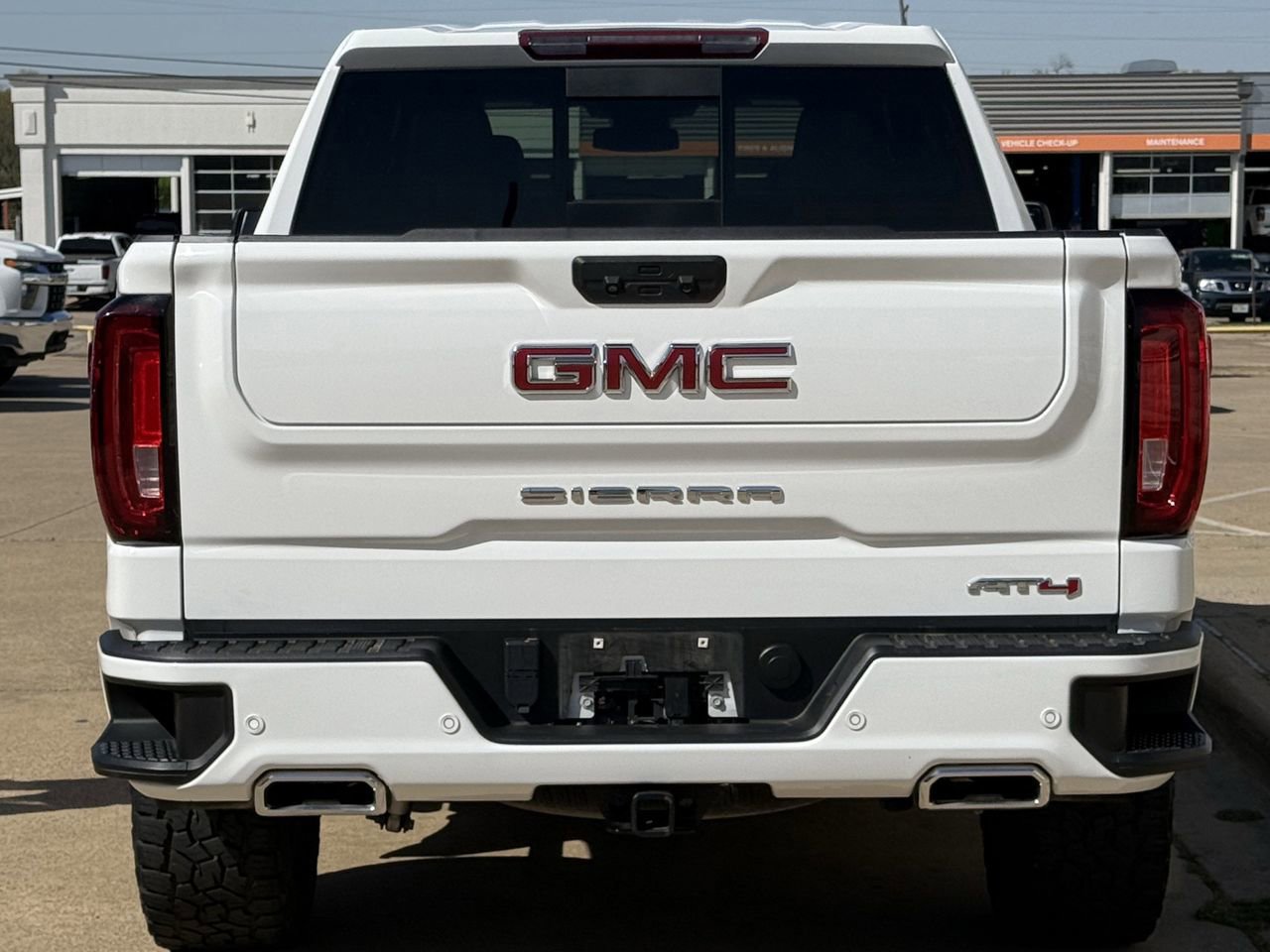 Used 2023 GMC Sierra 1500 AT4 w/ AT4 Preferred Package image 5