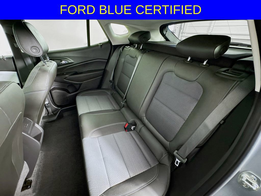 Used 2025 Chevrolet Trax LT w/ Driver Confidence Package image 23