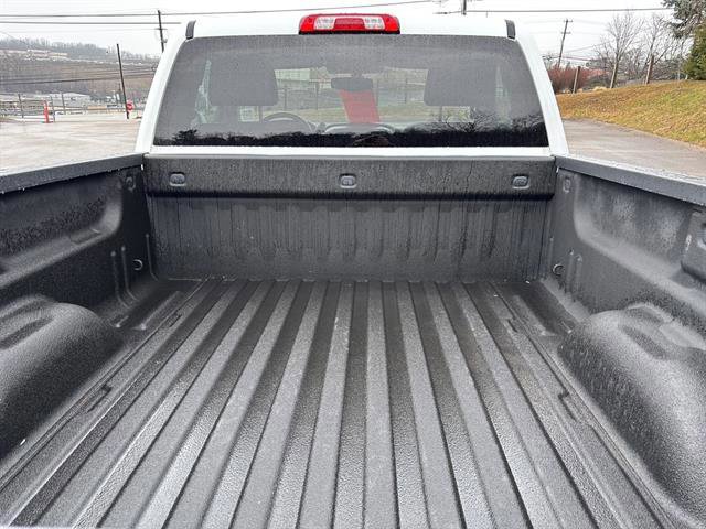 Used 2018 Chevrolet Silverado 1500 LT w/ LT Convenience Package image 16