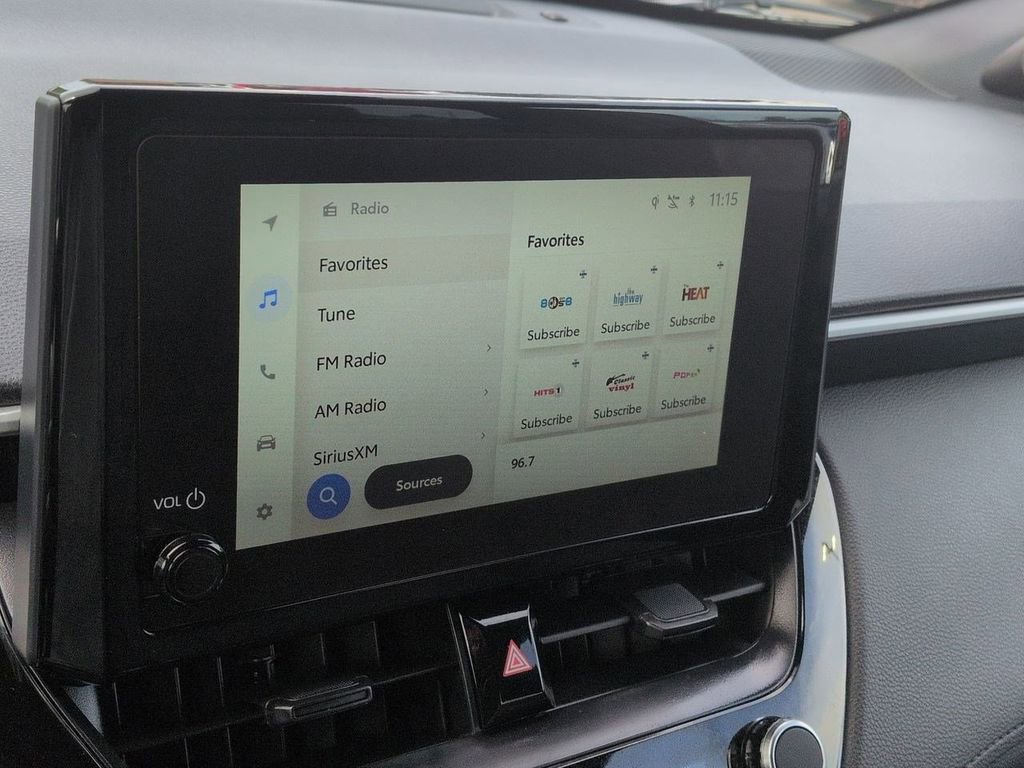 Used 2025 Toyota Corolla Cross AWD Hybrid w/ Moonroof Package image 18