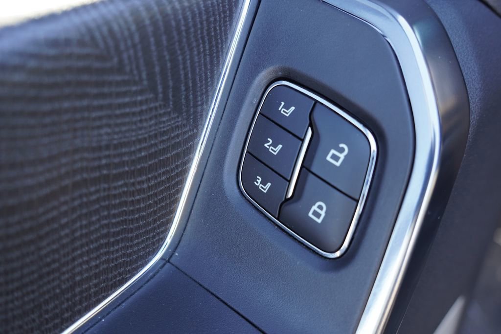 Certified 2025 Ford F450 Platinum w/ FX4 Off-Road Package image 24