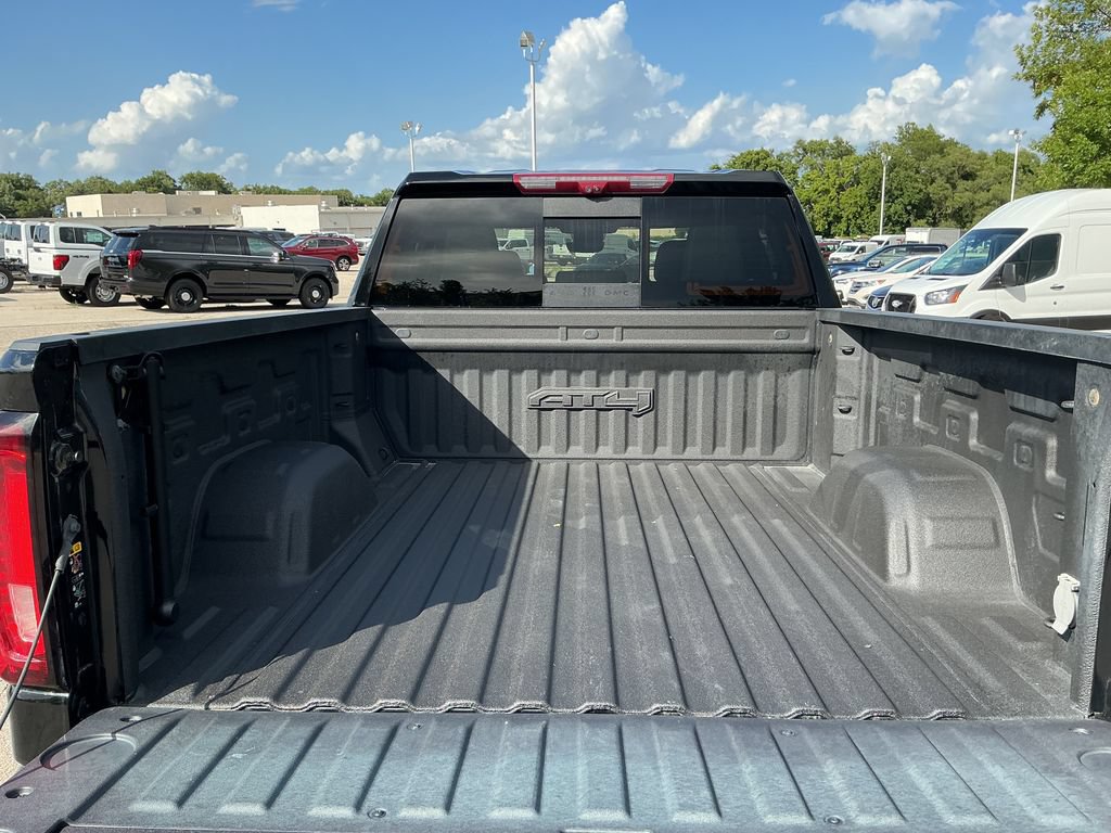 Used 2024 GMC Sierra 1500 AT4 w/ Technology Package AWD/4WD image 13