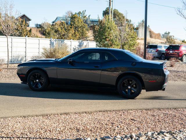 Used 2018 Dodge Challenger SXT image 4