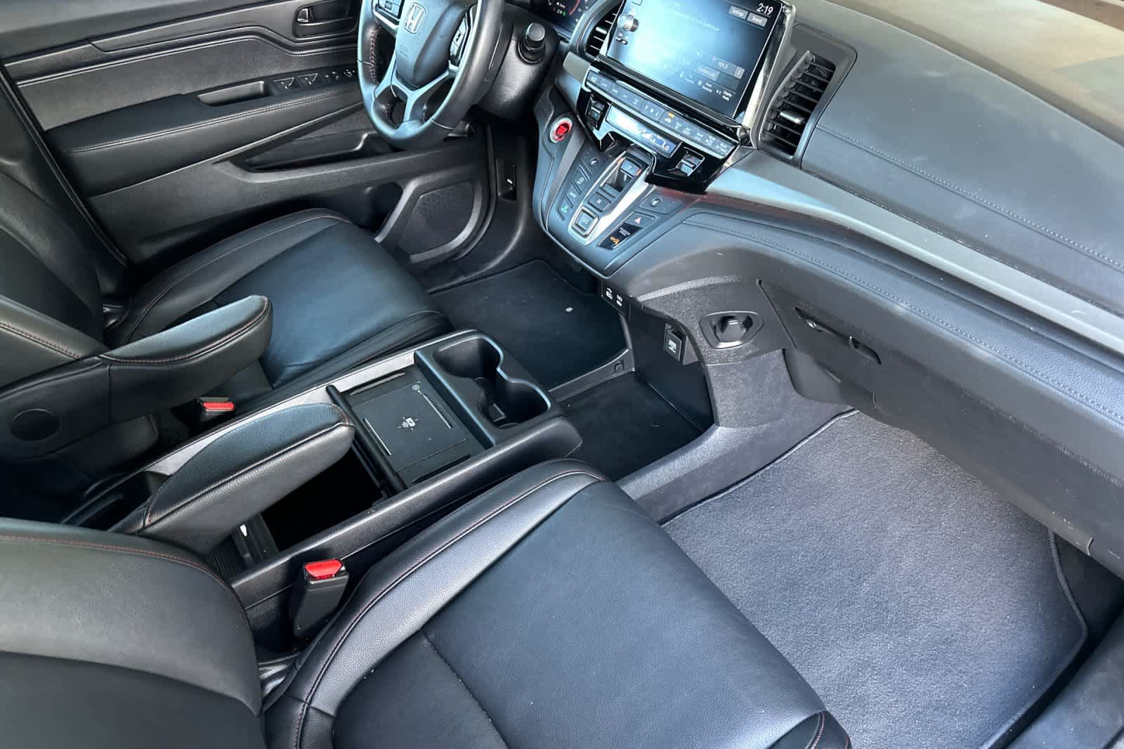 Used 2025 Honda Odyssey Sport-L image 17