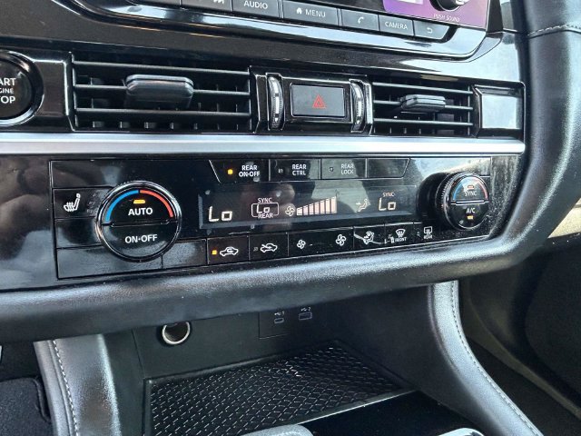 Used 2025 Nissan Pathfinder SV AWD/4WD image 31