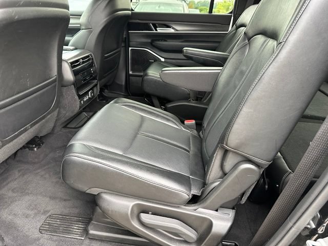 Used 2024 Jeep Wagoneer Series II AWD/4WD image 28