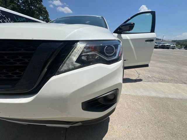 Used 2019 Nissan Pathfinder SL FWD image 4