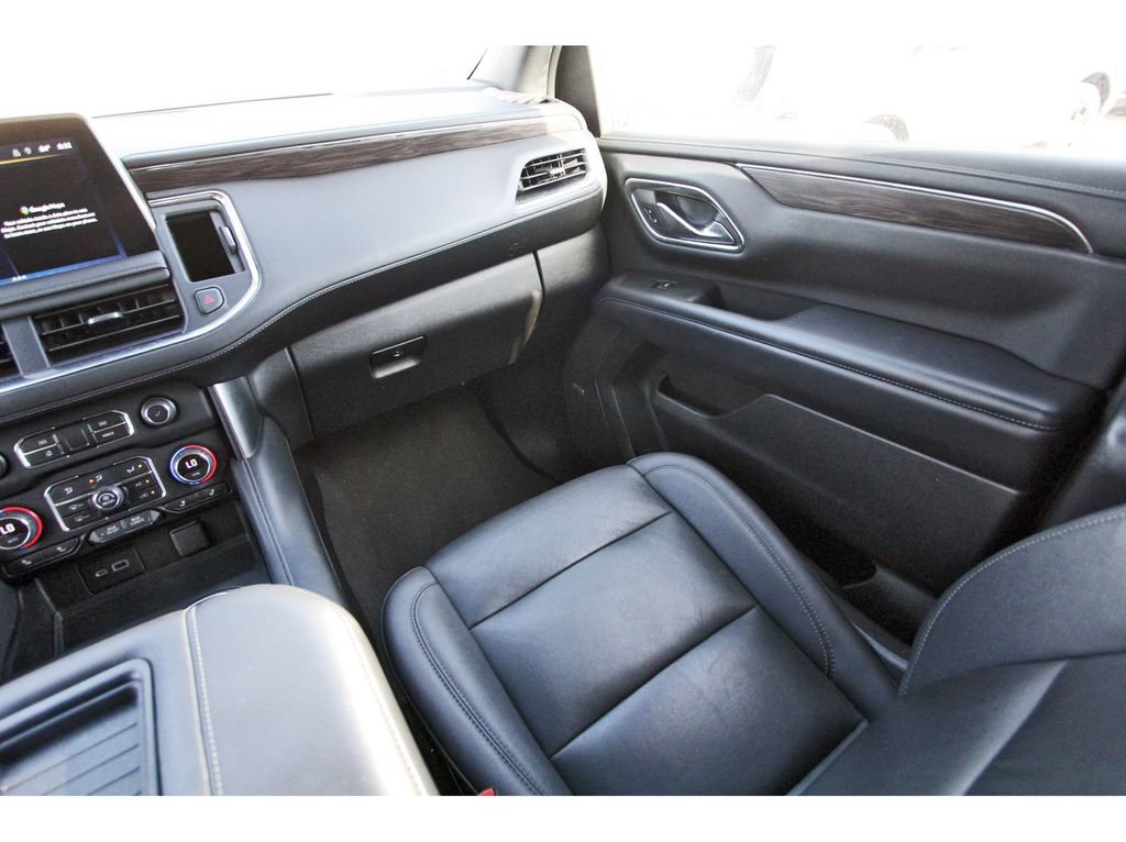 Used 2022 Chevrolet Tahoe Z71 w/ Luxury Package AWD/4WD image 14