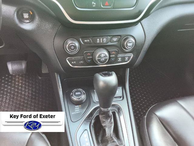 Used 2020 Jeep Cherokee Latitude Plus AWD/4WD image 32