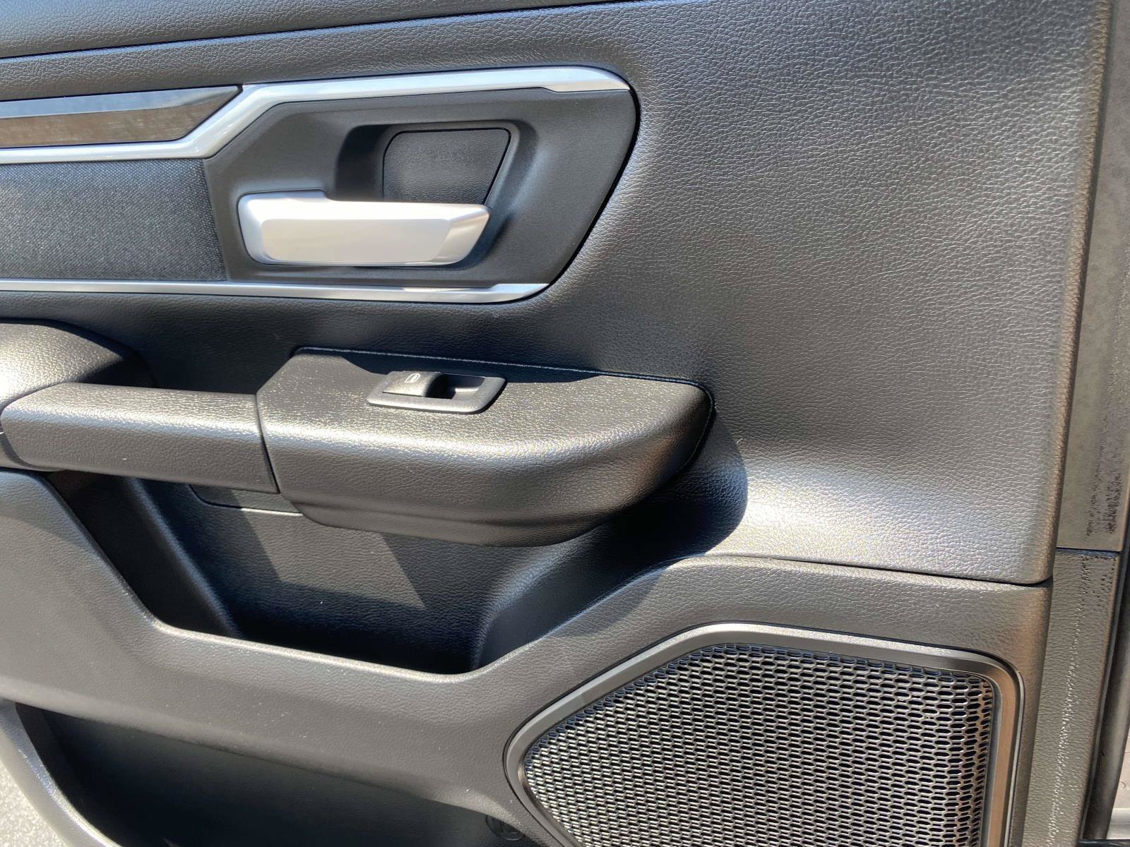 Used 2022 RAM 1500 Big Horn AWD/4WD image 14