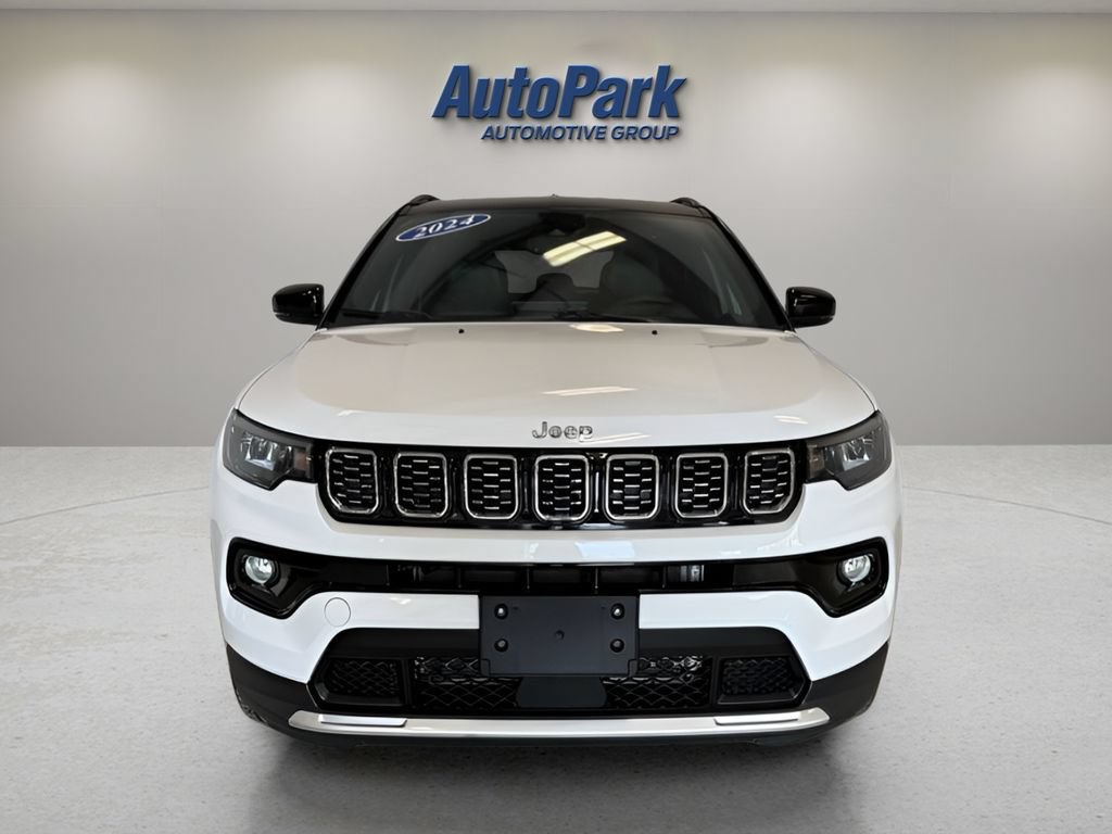 Used 2024 Jeep Compass Limited AWD/4WD image 2