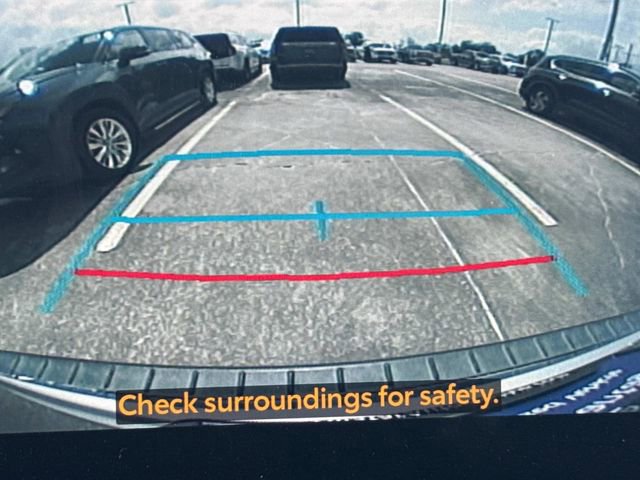 Used 2023 Toyota Highlander L FWD image 33