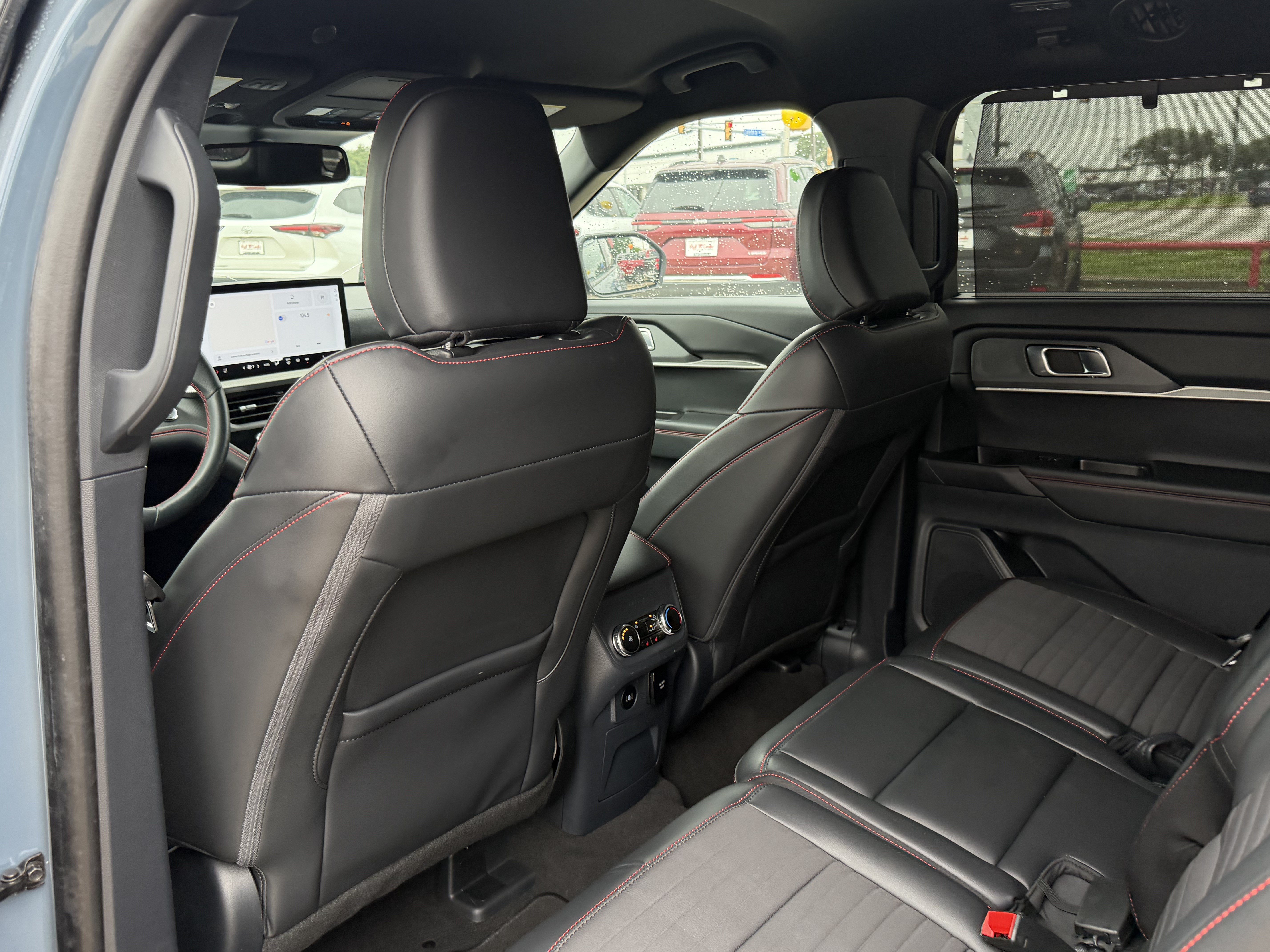 Certified 2025 Ford Explorer ST-Line w/ Premium Package RWD image 13