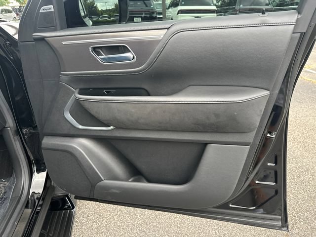 Used 2025 INFINITI QX80 Luxe RWD image 16