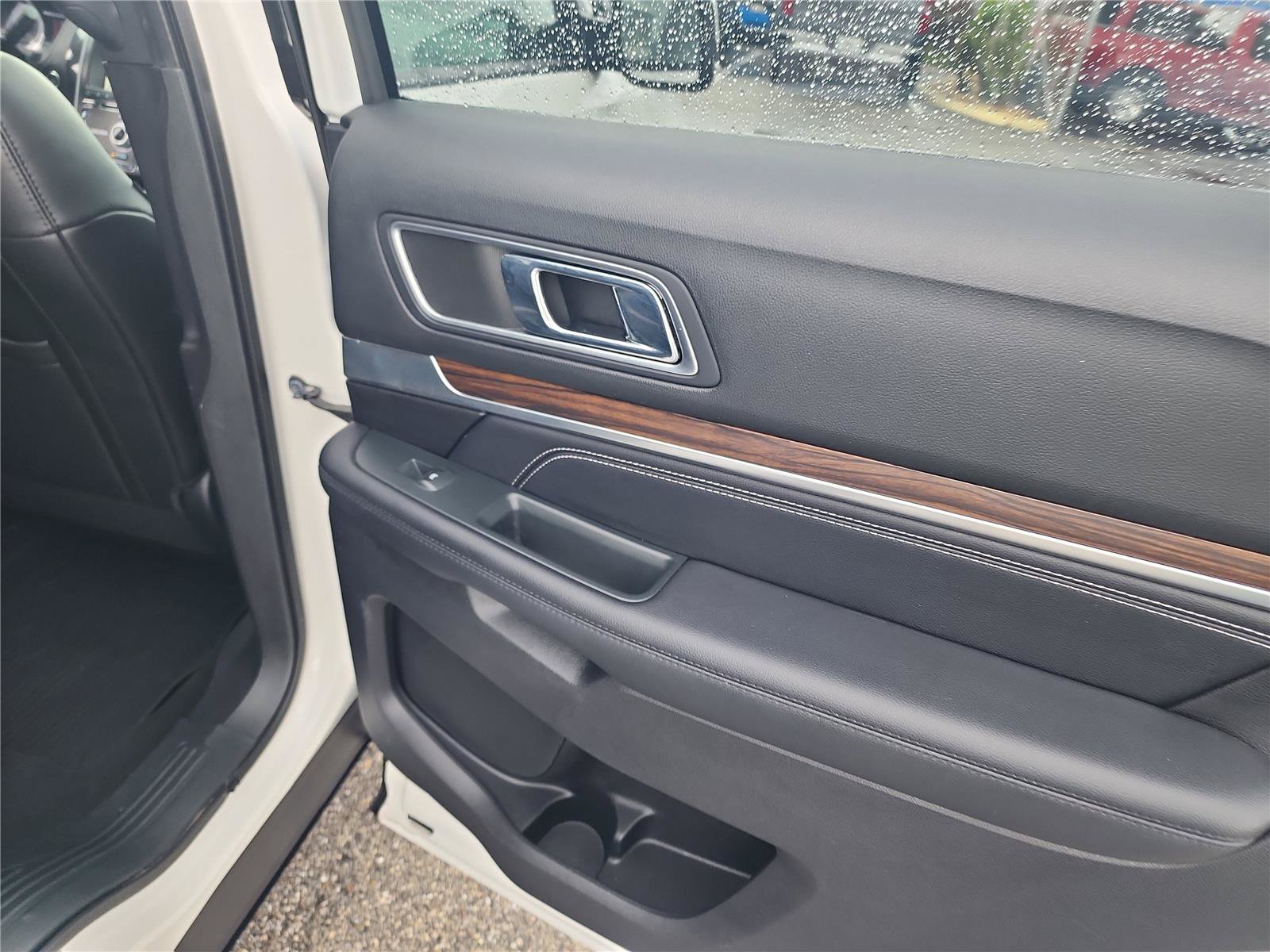 Certified 2018 Ford Explorer Limited w/ Equipment Group 301A AWD/4WD image 21