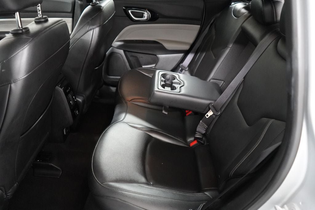 Used 2025 Jeep Compass Limited AWD/4WD image 20