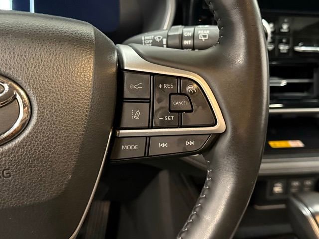 Used 2023 Toyota Highlander Limited image 18