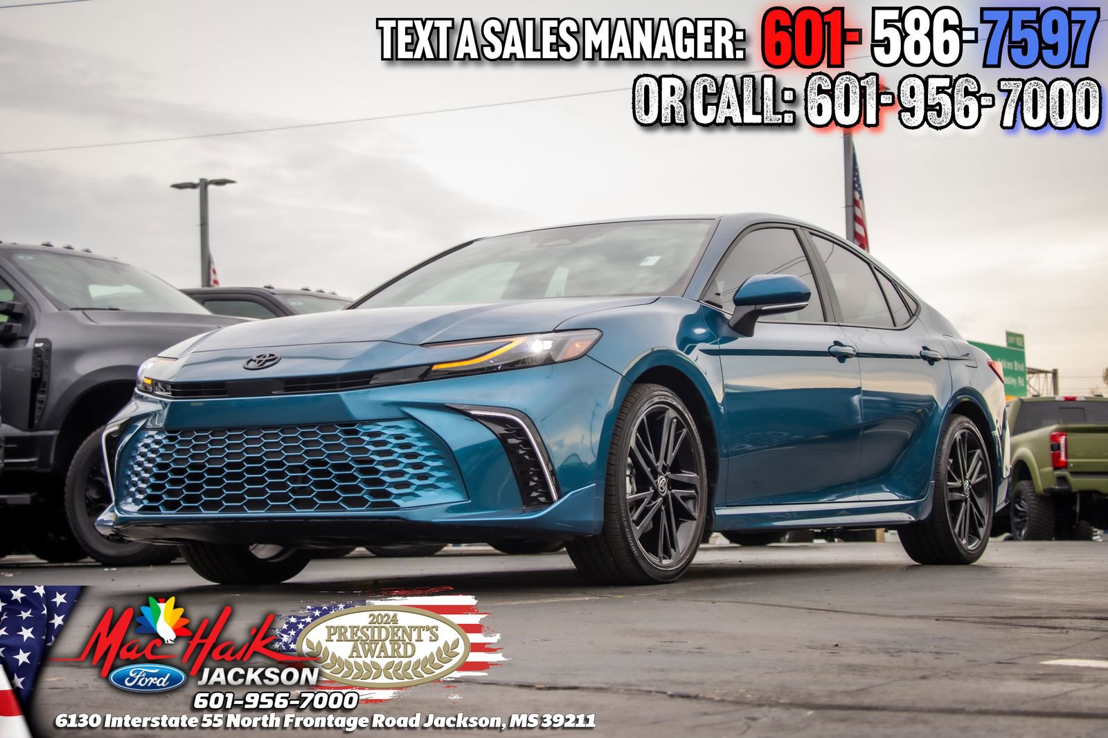 Used 2025 Toyota Camry XSE FWD image 4