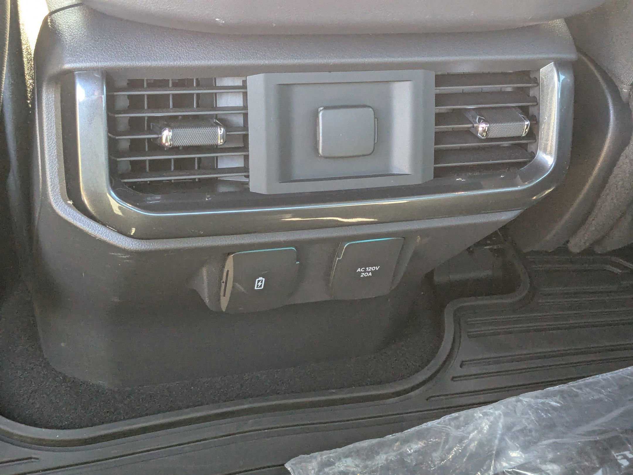 Certified 2023 Ford F150 XLT w/ Equipment Group 302A High image 30