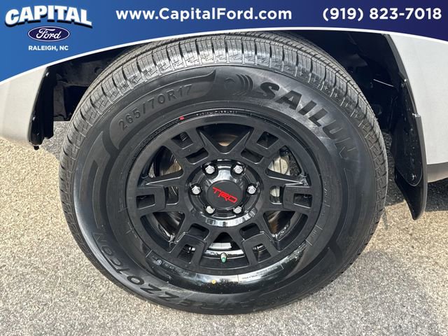 Used 2021 Toyota 4Runner SR5 Premium w/ Moonroof Package AWD/4WD image 13