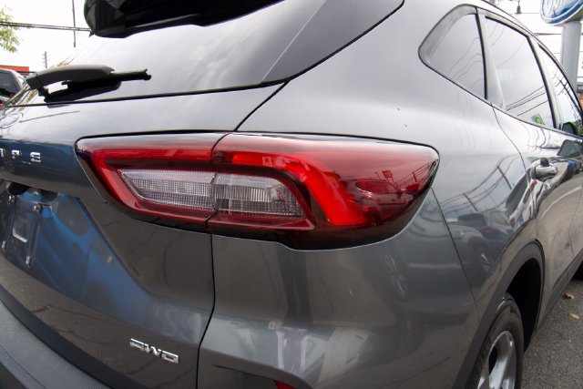 Certified 2025 Ford Escape ST-Line Select AWD/4WD image 13