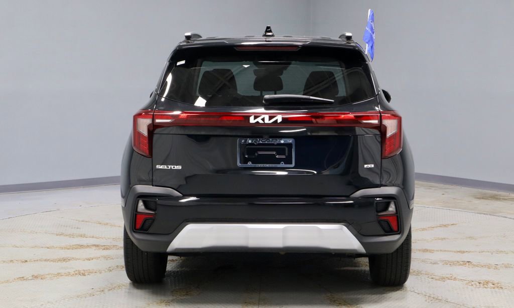 Used 2024 Kia Seltos EX AWD/4WD image 12