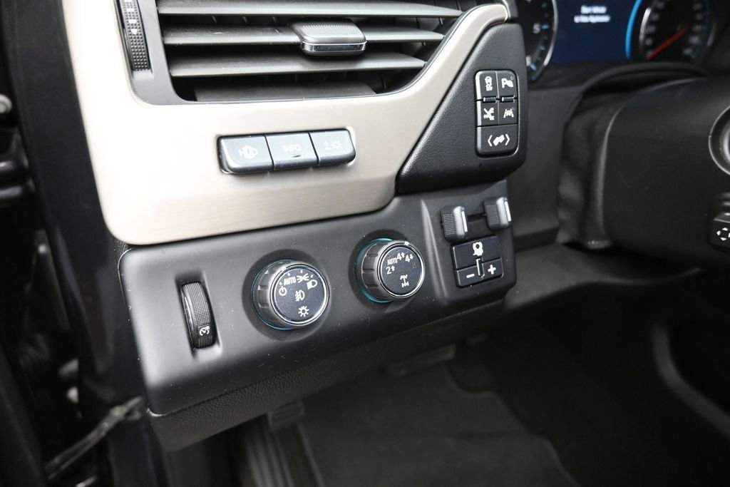 Used 2018 GMC Yukon XL Denali w/ Denali Ultimate Package AWD/4WD image 13