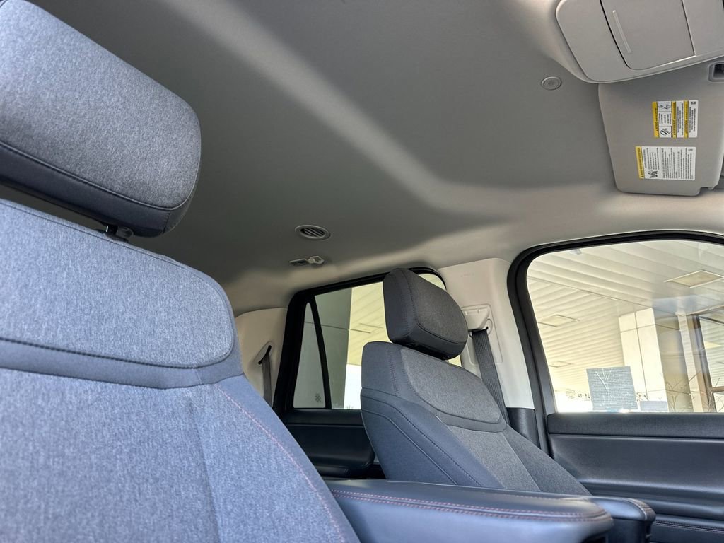 Certified 2025 Ford Expedition Active image 18