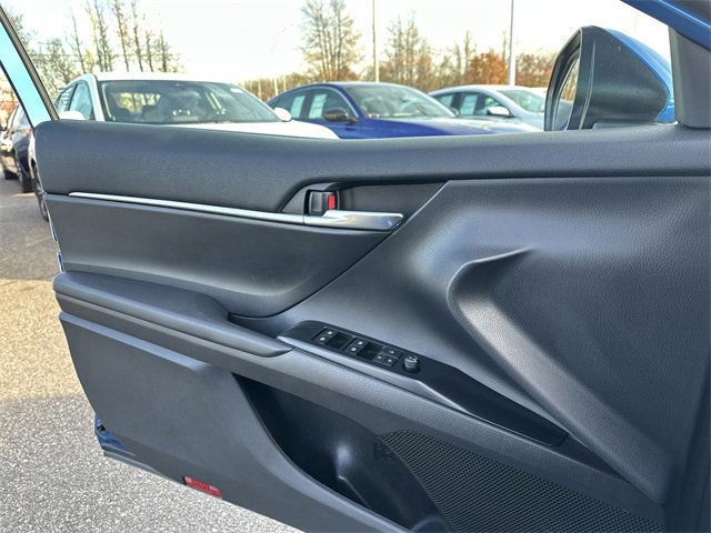 Used 2020 Toyota Camry SE image 31