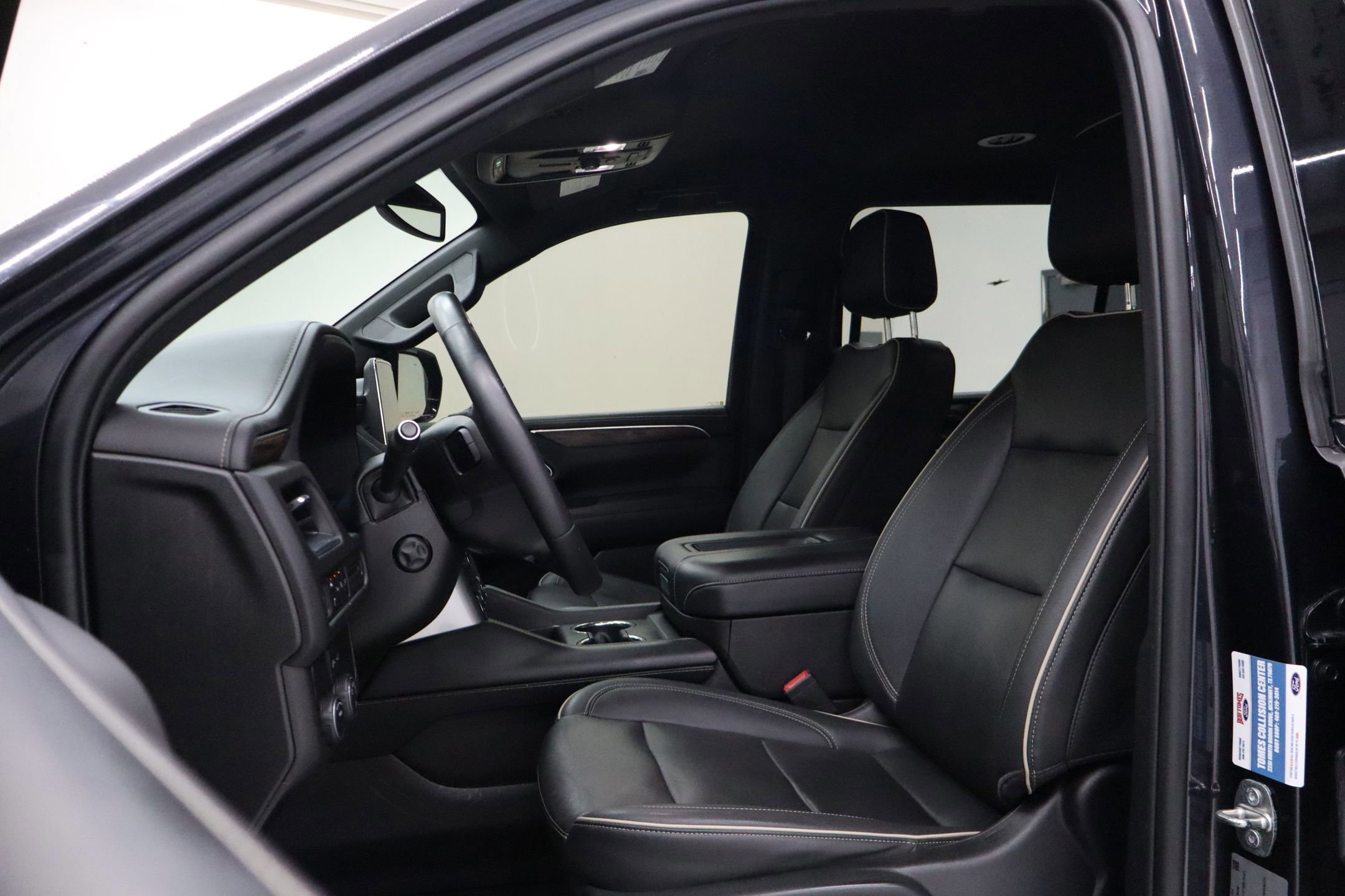 Used 2022 Chevrolet Suburban Premier image 18