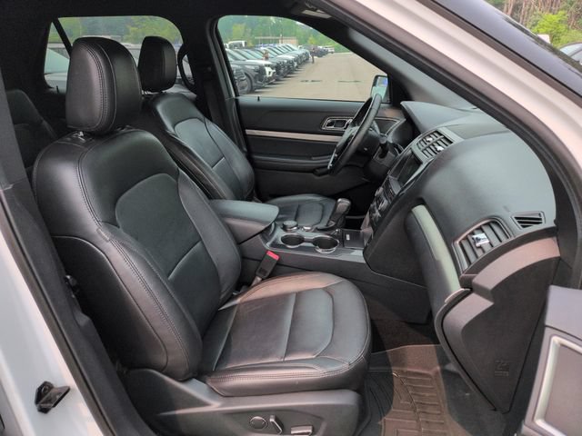 Certified 2018 Ford Explorer XLT w/ Equipment Group 202A AWD/4WD image 15