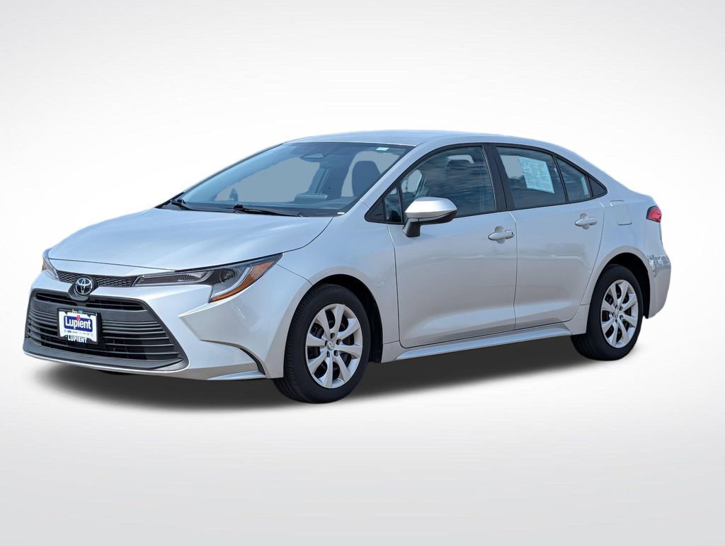 Used 2025 Toyota Corolla LE image 7
