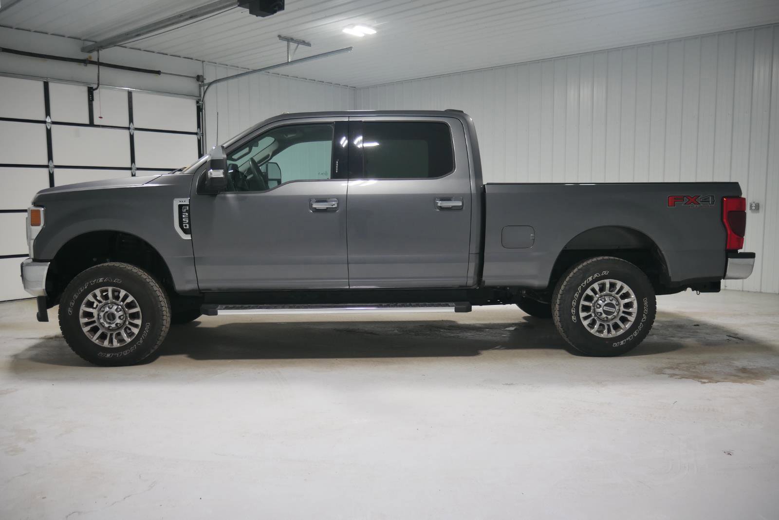 Certified 2022 Ford F250 XLT w/ XLT Premium Package image 2